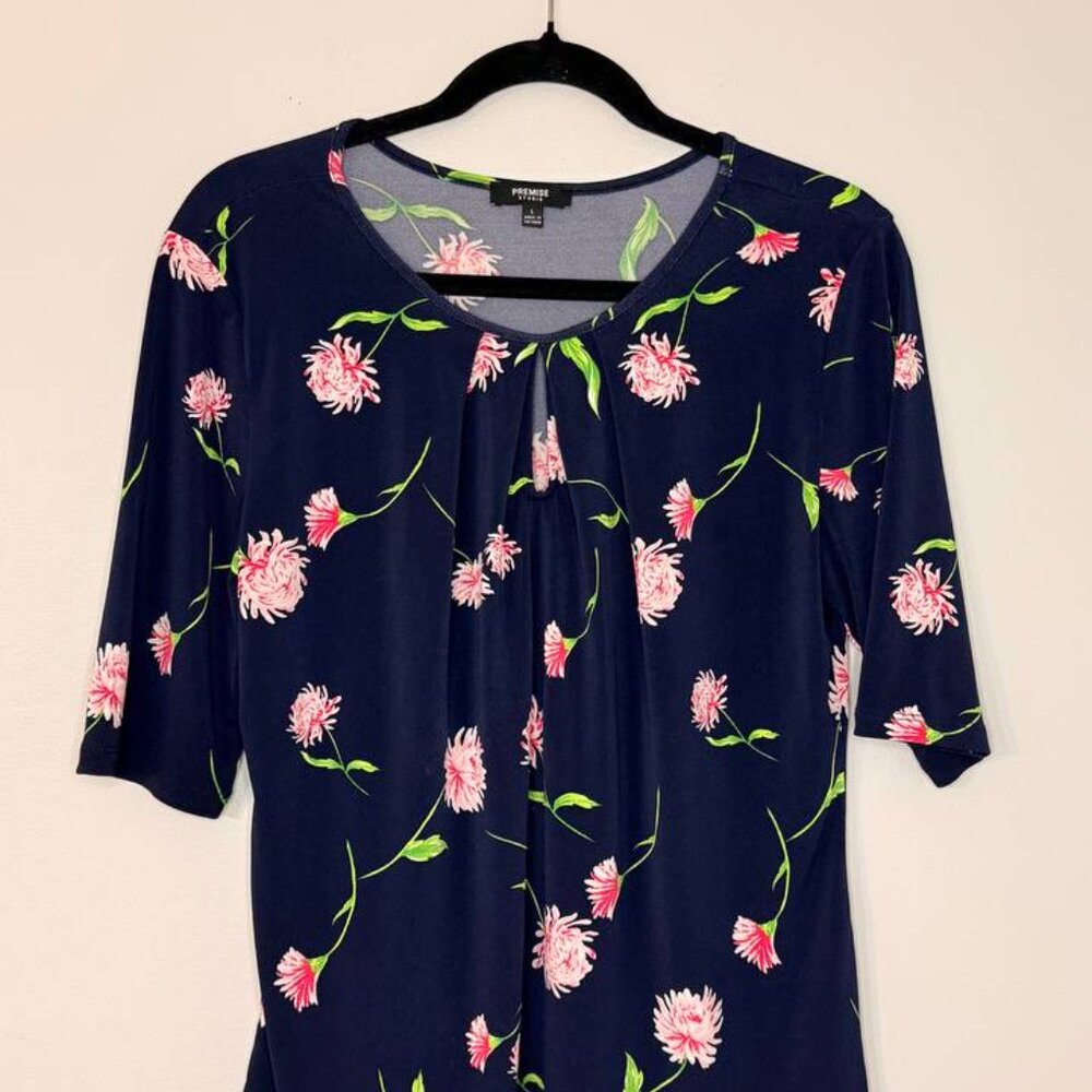 Premise Studio Women’s Floral Top Size L Navy Pink Short Sleeve Blouse